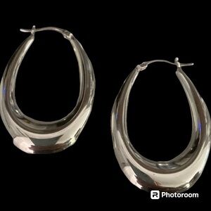 Silver tone Lightweight Hoop Earrings